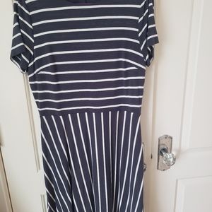Loft gray and white short sleeve dress